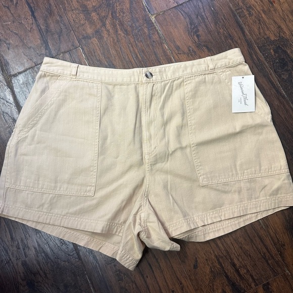 Universal Thread Pants - Universal Thread Women’s Shorts Bright Red Sz 17.   <<<<73>>>>